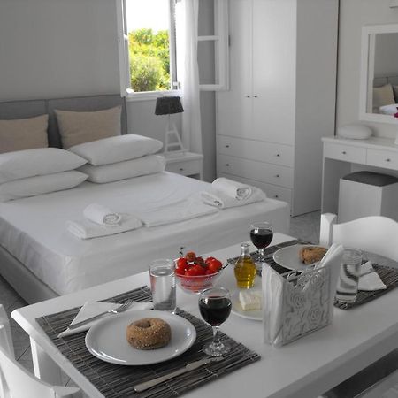 Milos Bay Suites Adamantas  Ngoại thất bức ảnh
