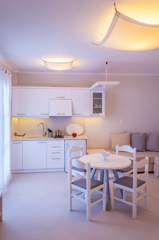 Milos Bay Suites Adamantas  Phòng bức ảnh