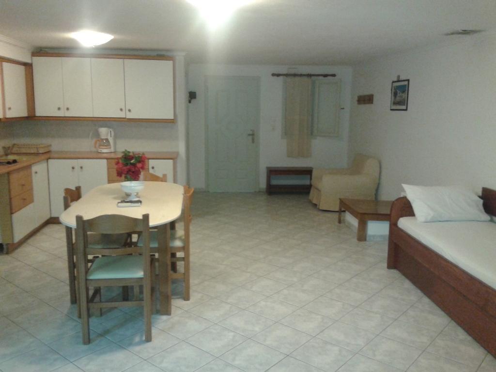 Milos Bay Suites Adamantas  Ngoại thất bức ảnh