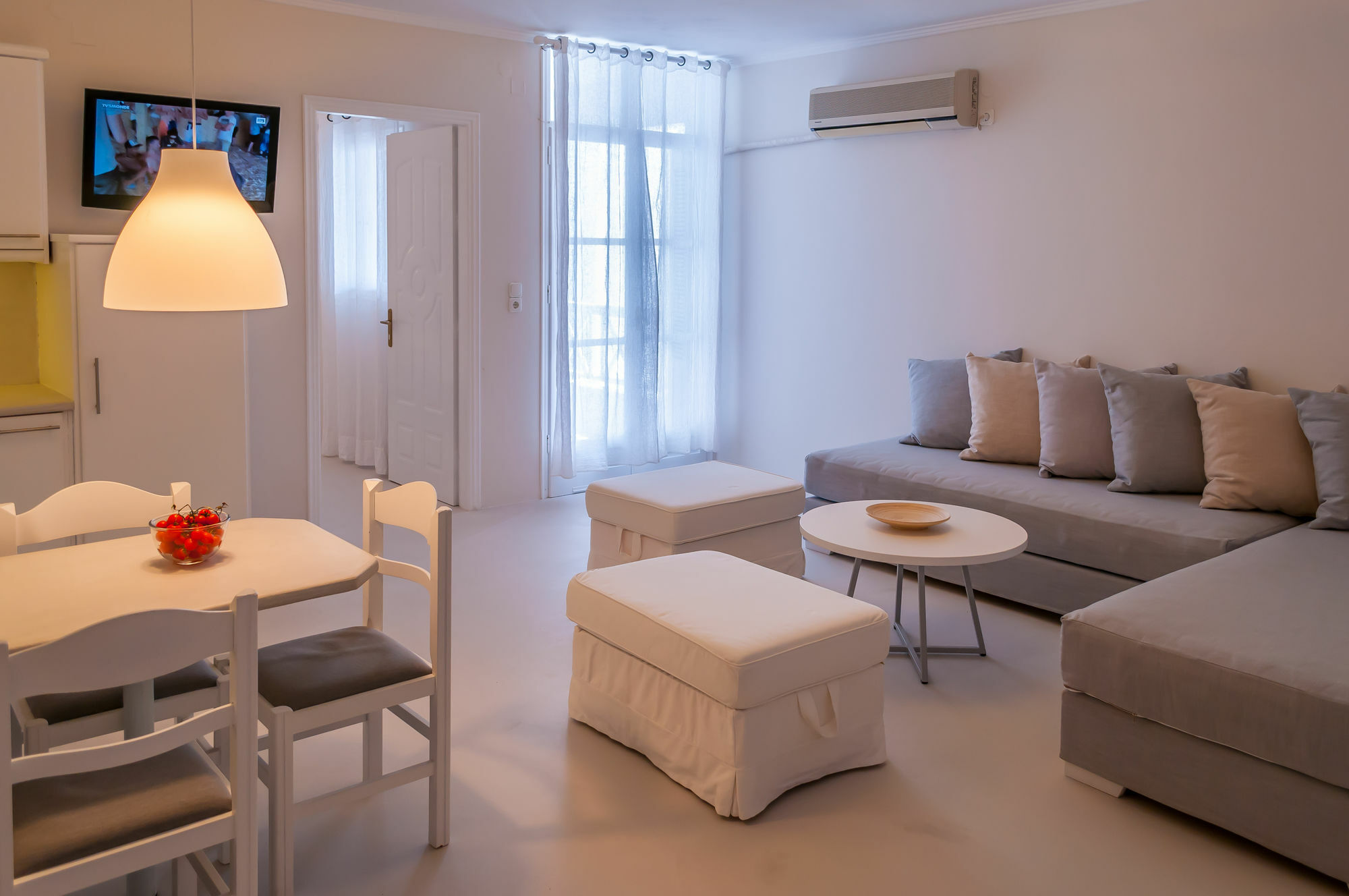 Milos Bay Suites Adamantas  Ngoại thất bức ảnh