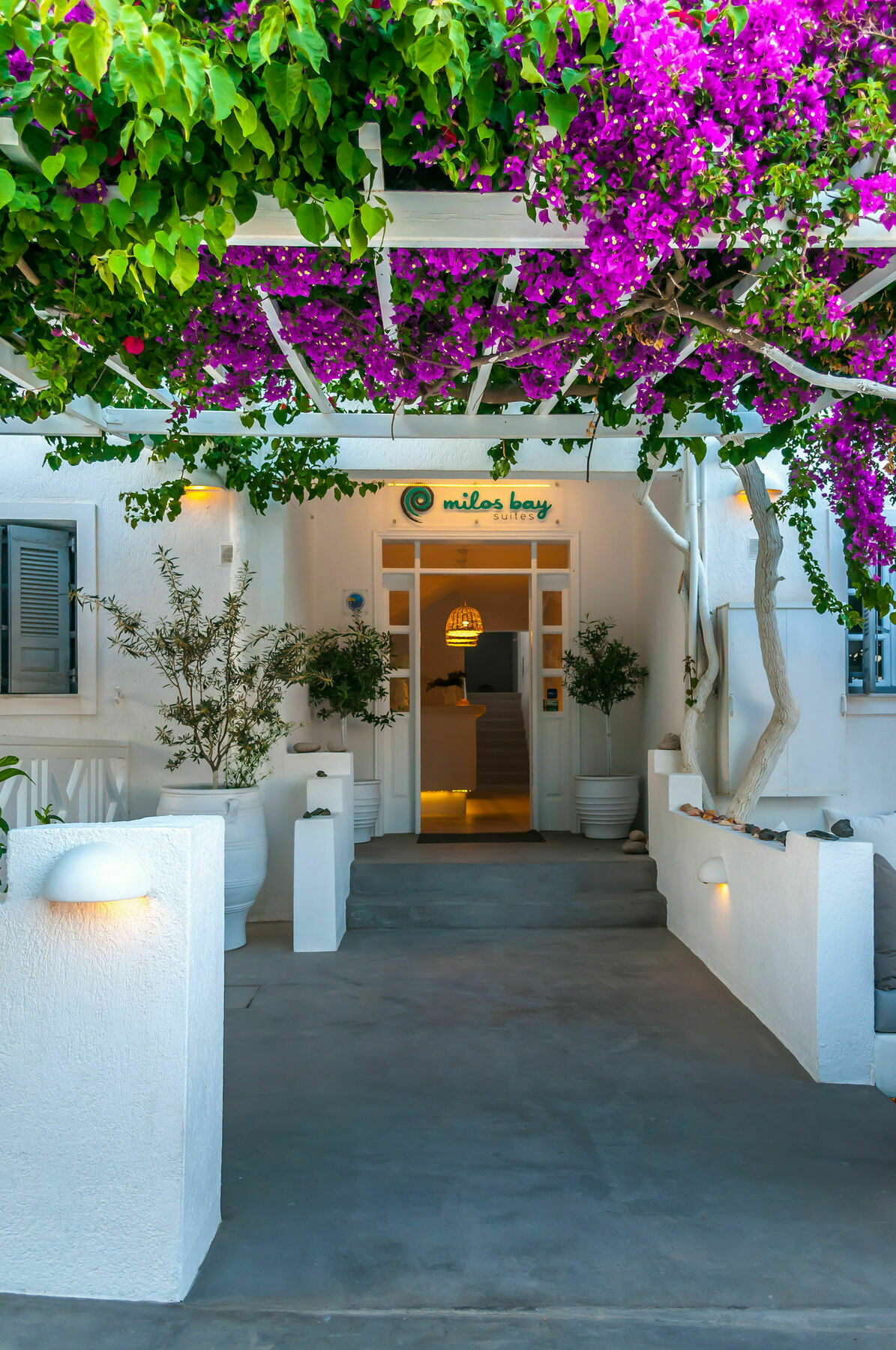 Milos Bay Suites Adamantas  Ngoại thất bức ảnh